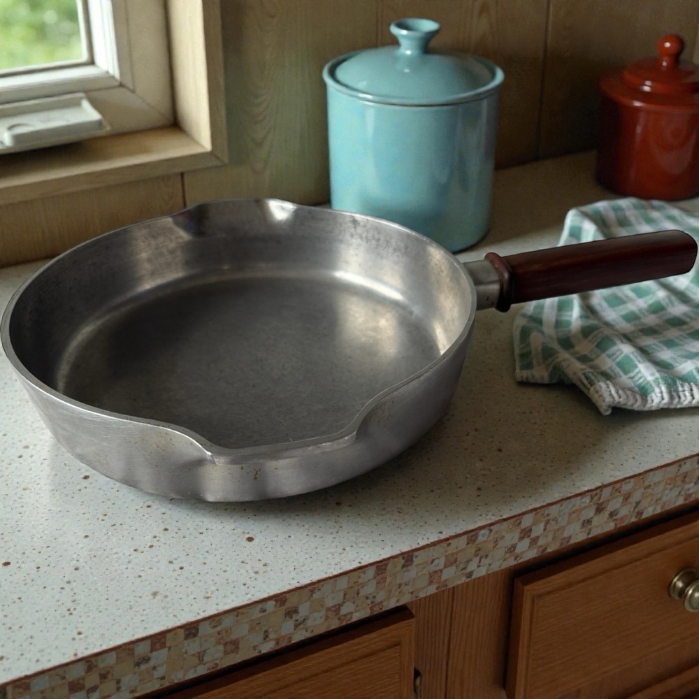 🔥 Vintage GHC Magnalite Cast Aluminum 10 Inch Skillet 🔥